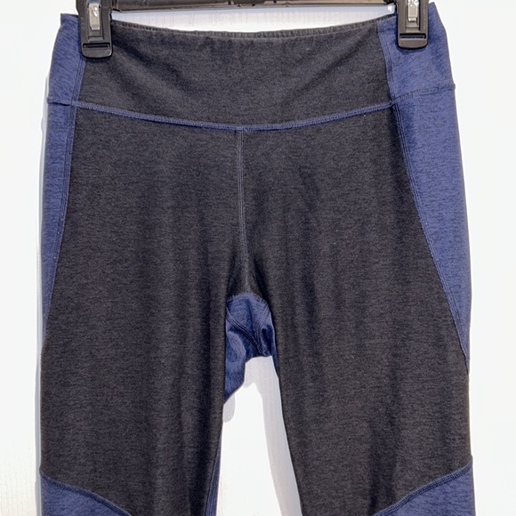 Outdoor Voices Leggings, Size Medium - Picture 3 of 9